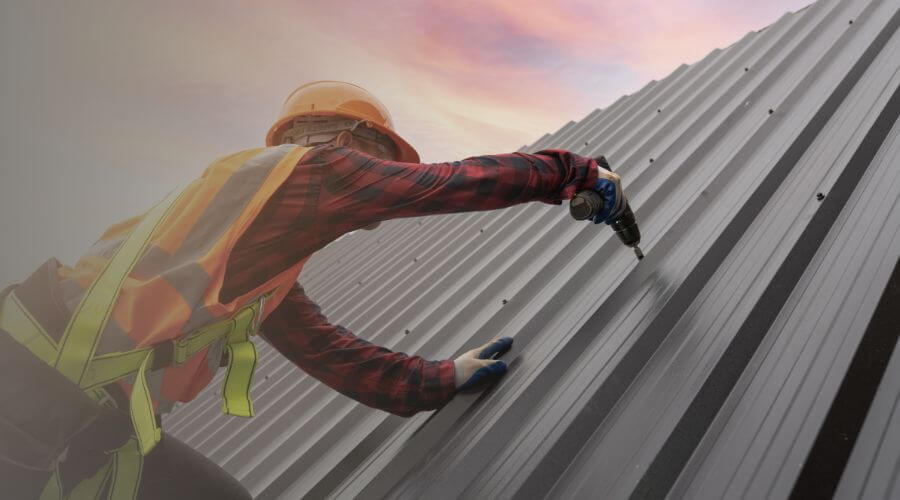 Professional gutter cleaning in Hardy, IA